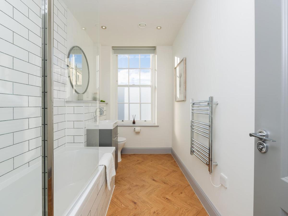 Appartement Pass The Keys Stunning 2 Bed Retreat In The Heart Of Bath Extérieur photo
